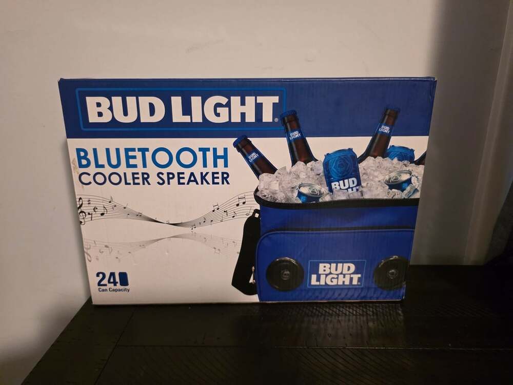 Bud Light Bluetooth Cooler Speaker 24 Can Capacity New in Box
